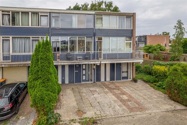 Te koop: Goed gelegen ruime Drive-in woning met een energielabel C en een zonnige tuin op het Westen !